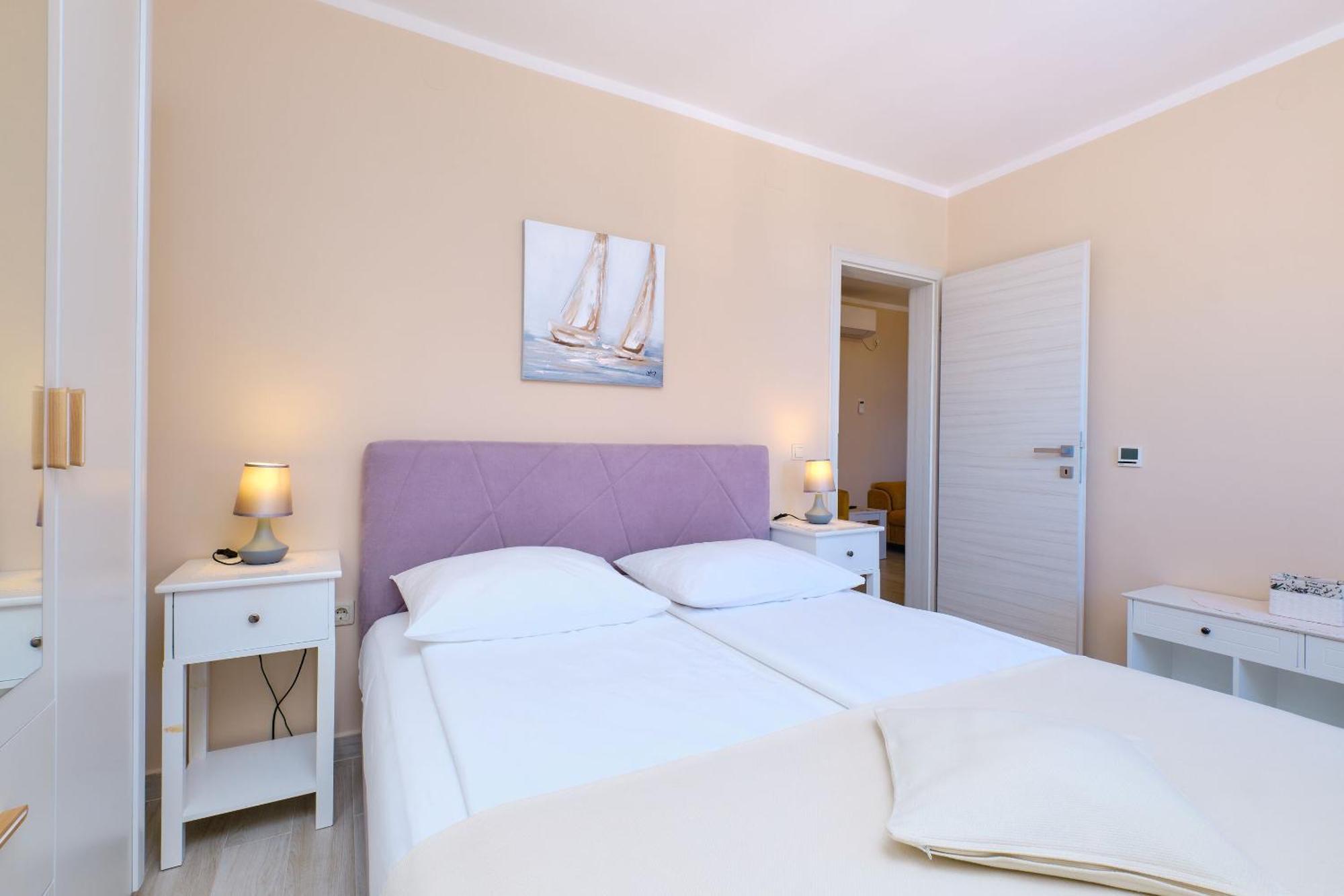 Apartments Enna มาลีโลชินจ์ ภายนอก รูปภาพ