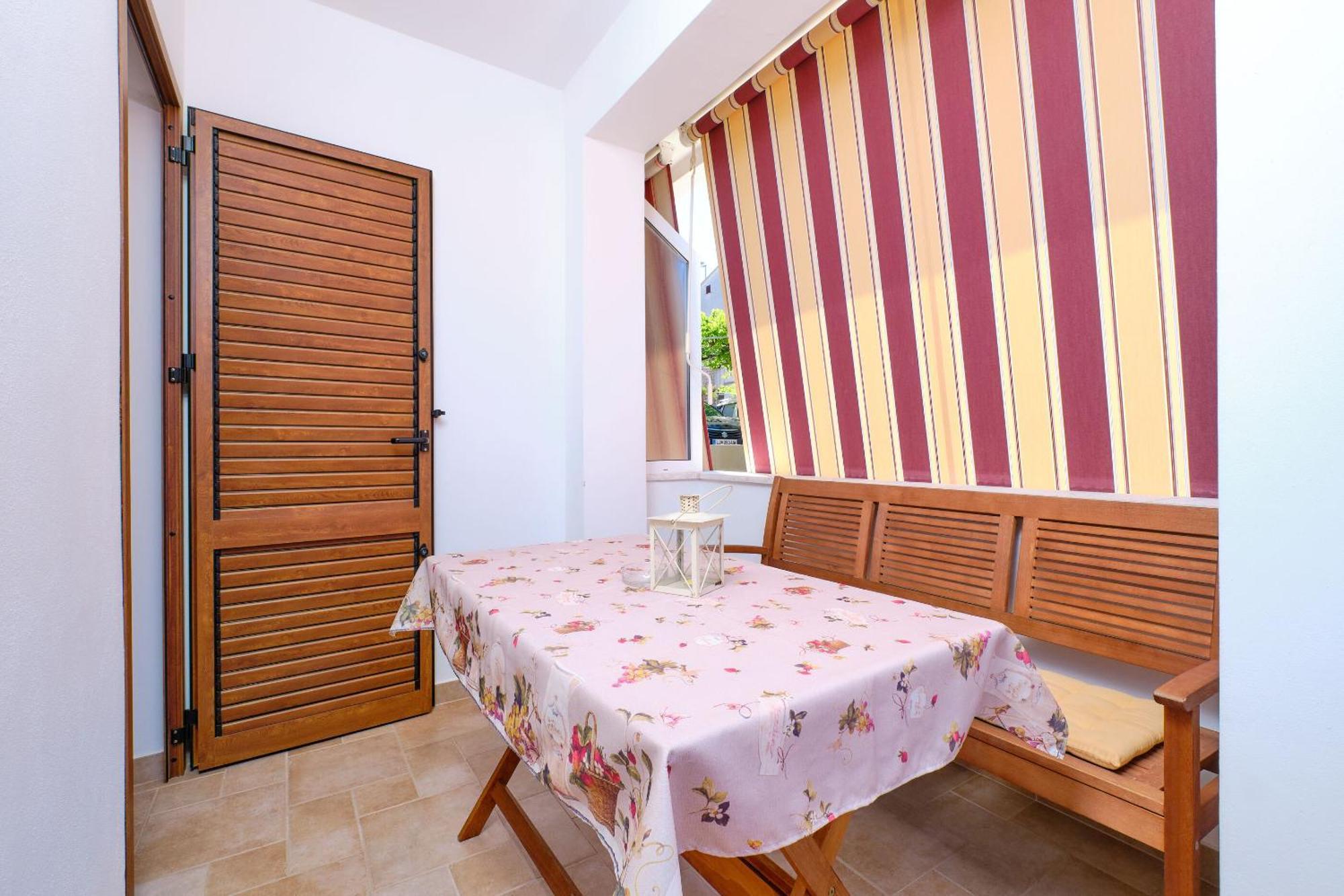 Apartments Enna มาลีโลชินจ์ ภายนอก รูปภาพ