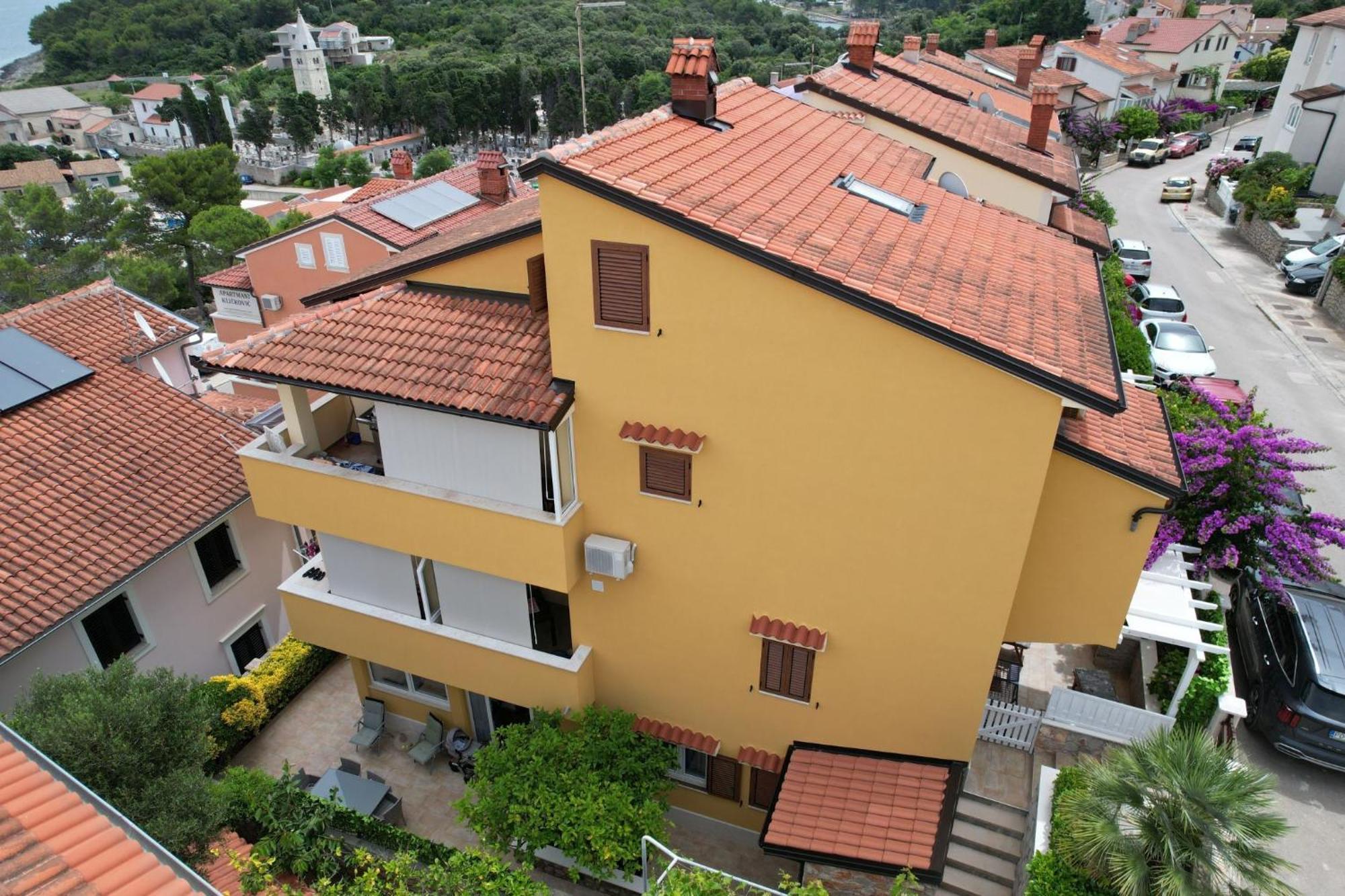 Apartments Enna มาลีโลชินจ์ ภายนอก รูปภาพ